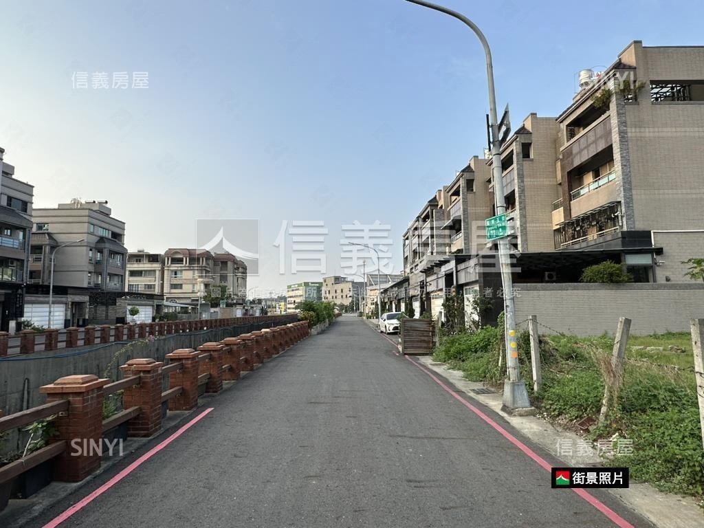 鳳山。雙面臨路三角窗美地房屋室內格局與周邊環境