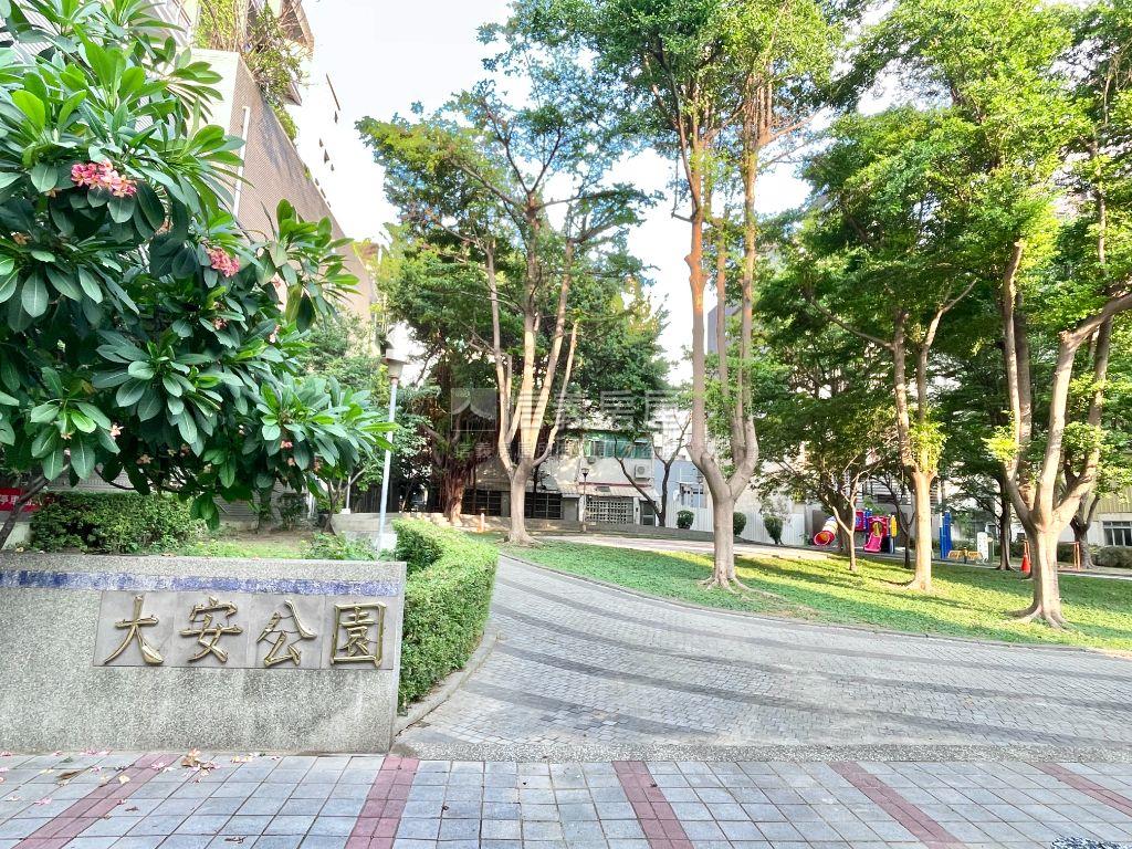 近捷運市政府站★兩房平車房屋室內格局與周邊環境