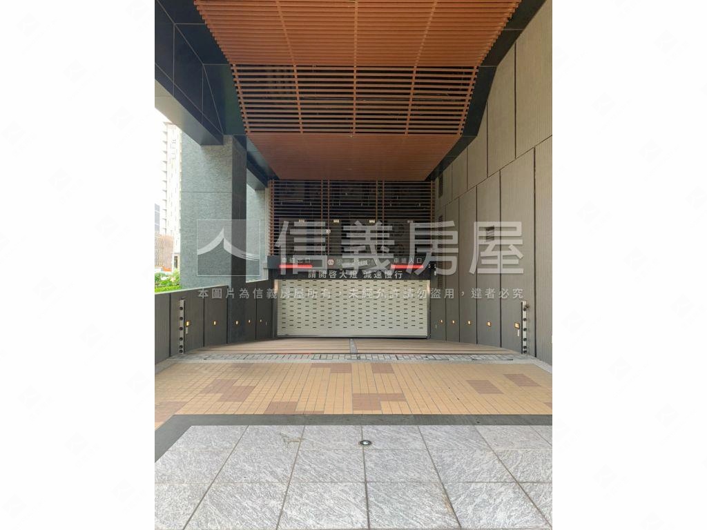 公園１號Ｂ２柱邊車位房屋室內格局與周邊環境