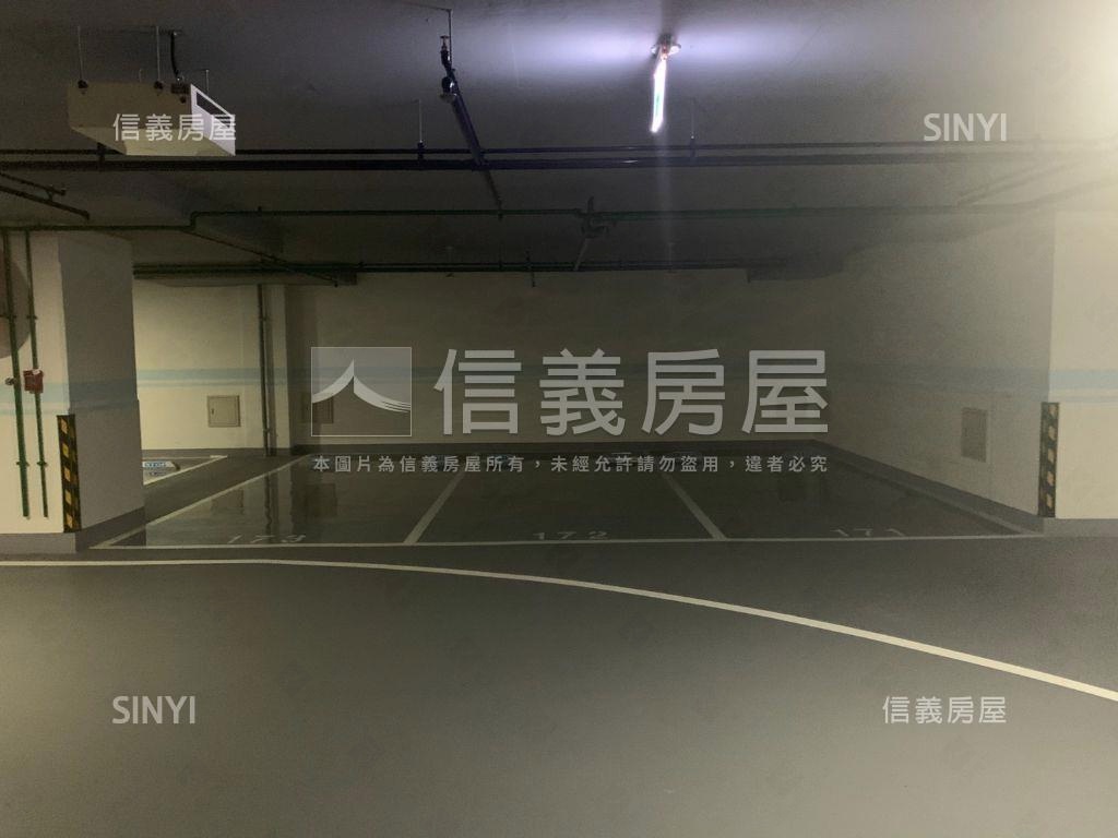 公園１號Ｂ２柱邊車位房屋室內格局與周邊環境