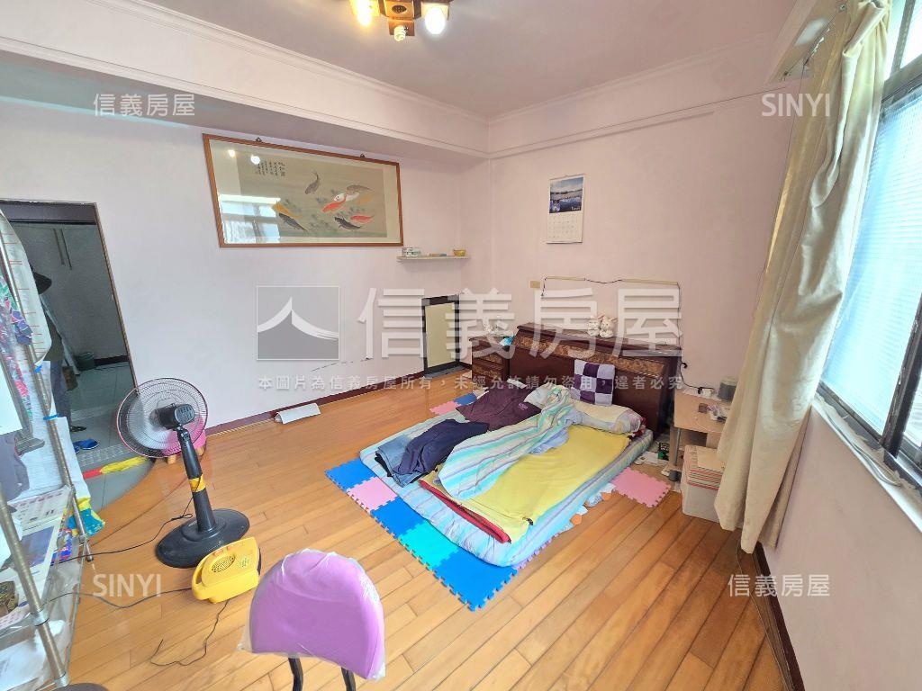 鳳山近青年路正街透天房屋室內格局與周邊環境
