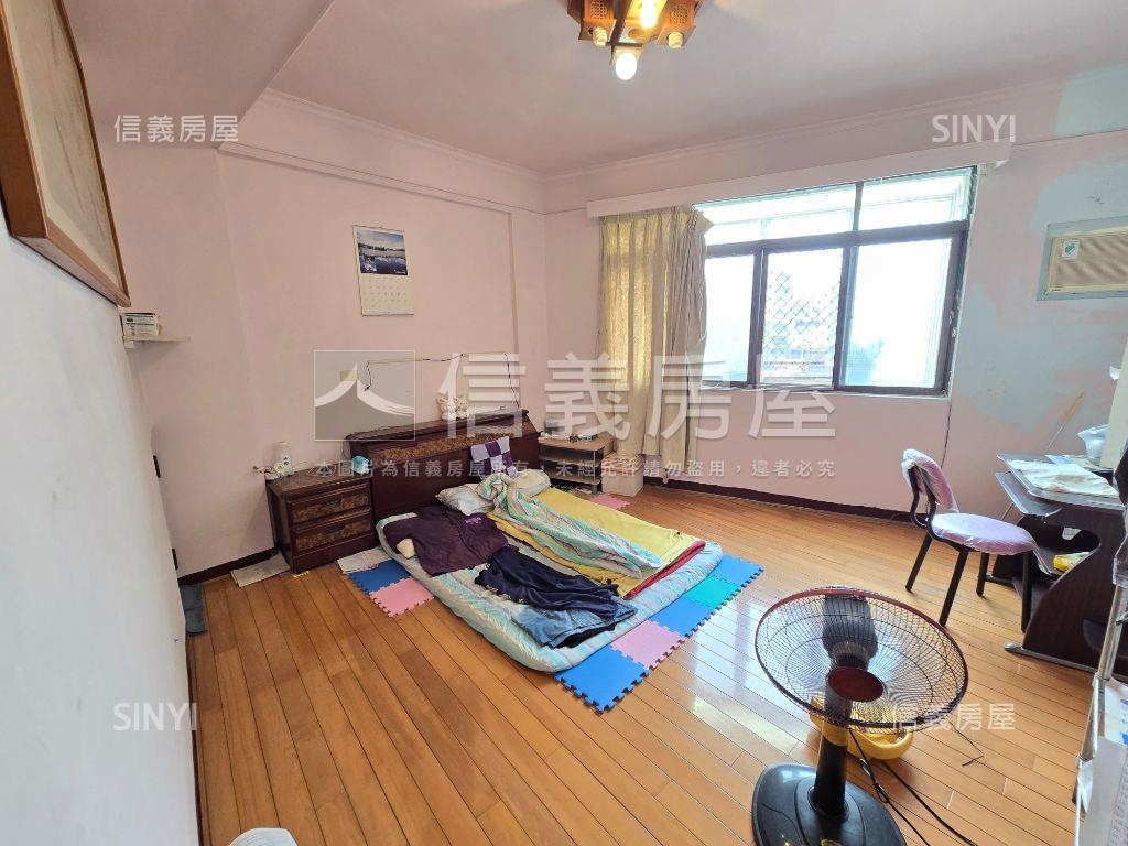 鳳山近青年路正街透天房屋室內格局與周邊環境