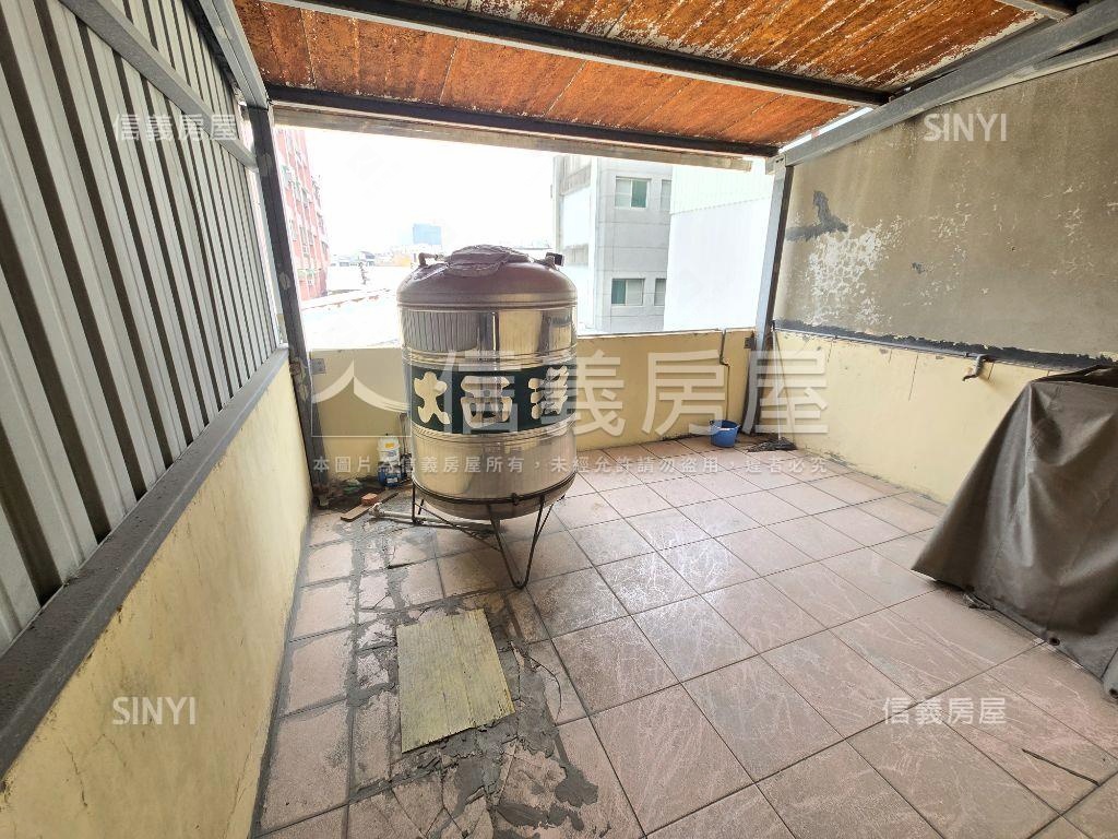 鳳山近青年路正街透天房屋室內格局與周邊環境