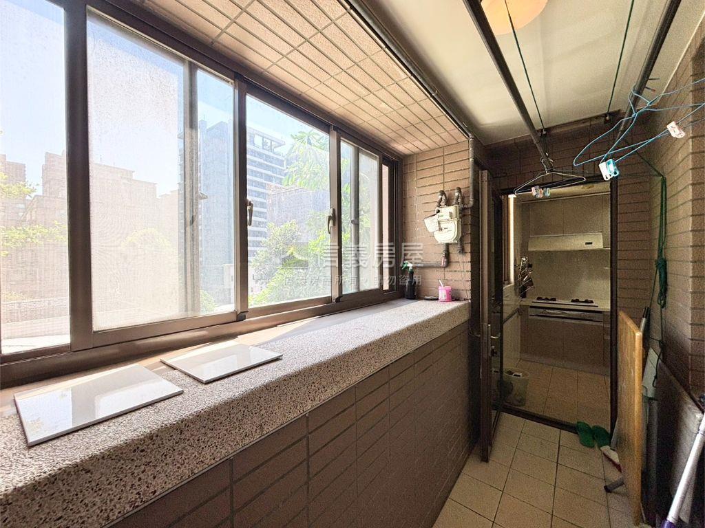 南北大人文雅居三房房屋室內格局與周邊環境