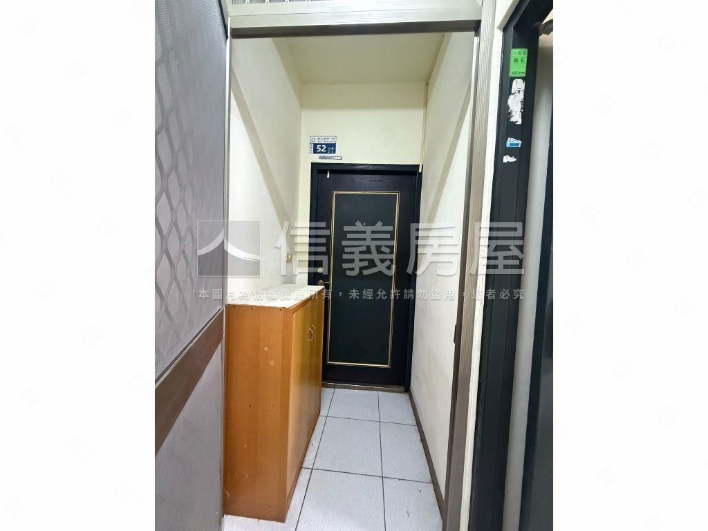 有陽台衛浴開窗的套房房屋室內格局與周邊環境