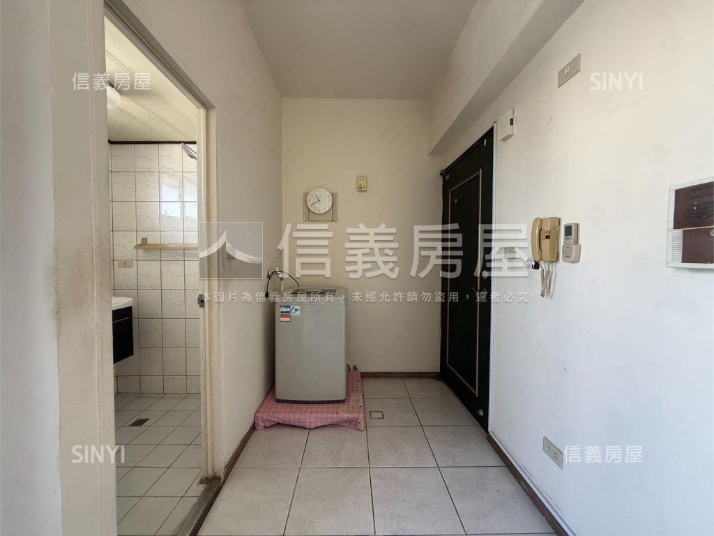 有陽台衛浴開窗的套房房屋室內格局與周邊環境