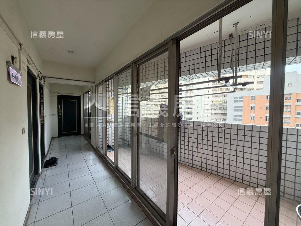 有陽台衛浴開窗的套房房屋室內格局與周邊環境