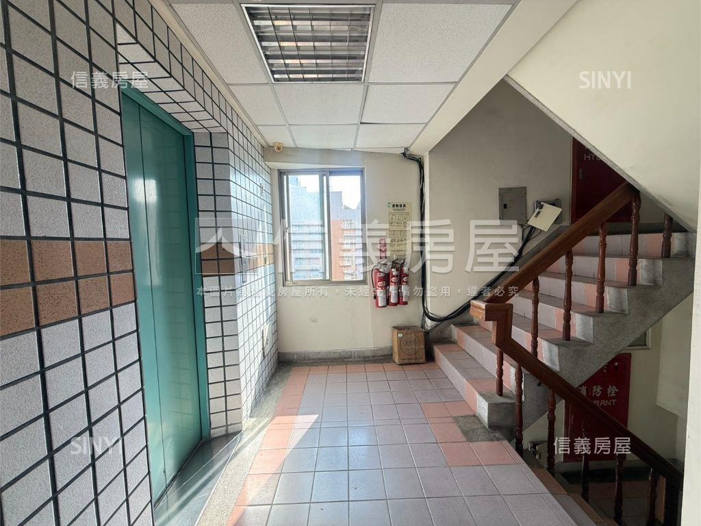 有陽台衛浴開窗的套房房屋室內格局與周邊環境