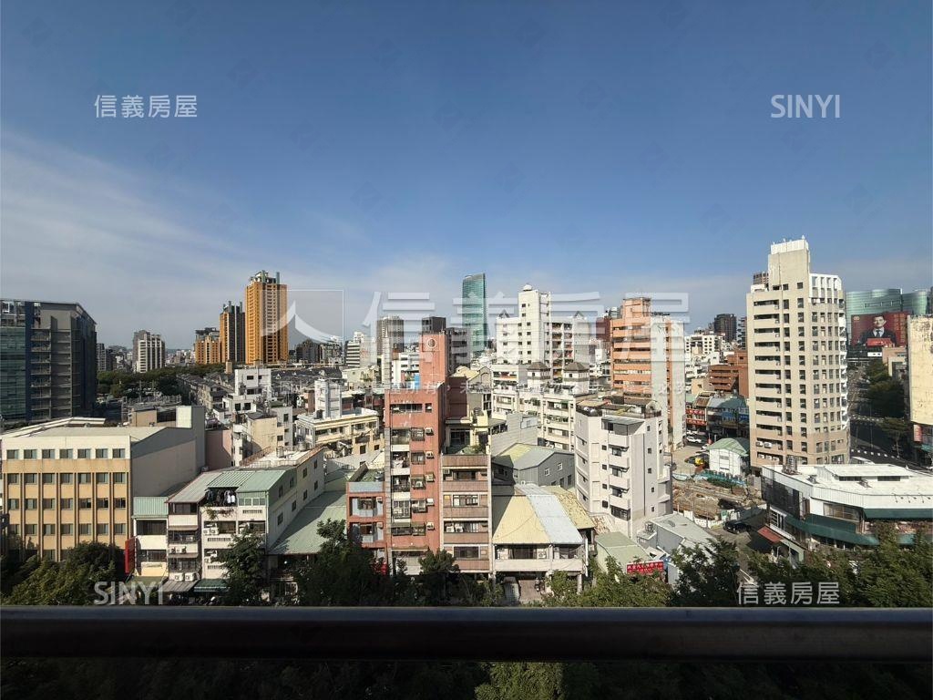 有陽台衛浴開窗的套房房屋室內格局與周邊環境