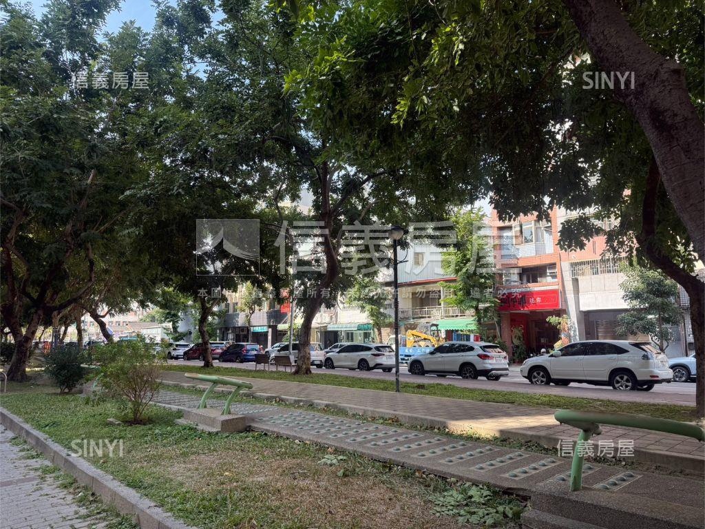 有陽台衛浴開窗的套房房屋室內格局與周邊環境