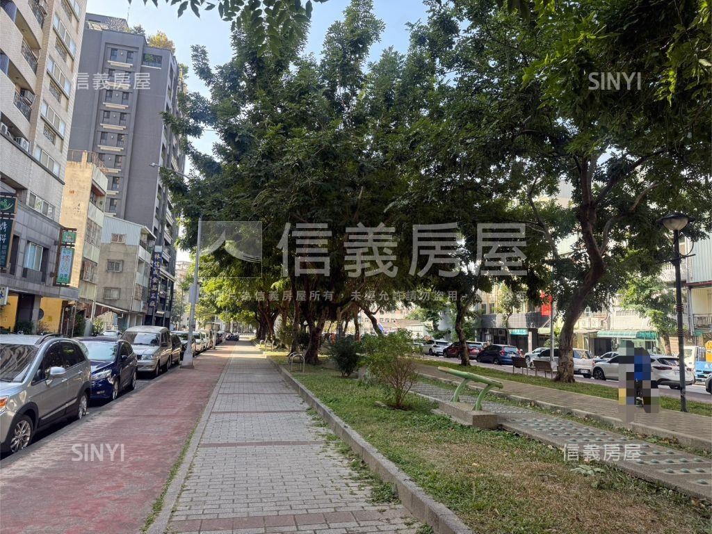 有陽台衛浴開窗的套房房屋室內格局與周邊環境