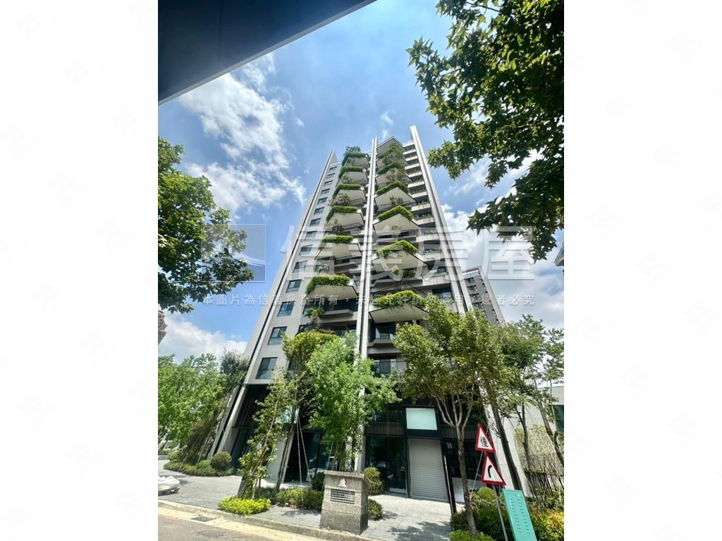 鉅虹映一彎綠朝南即將交屋房屋室內格局與周邊環境