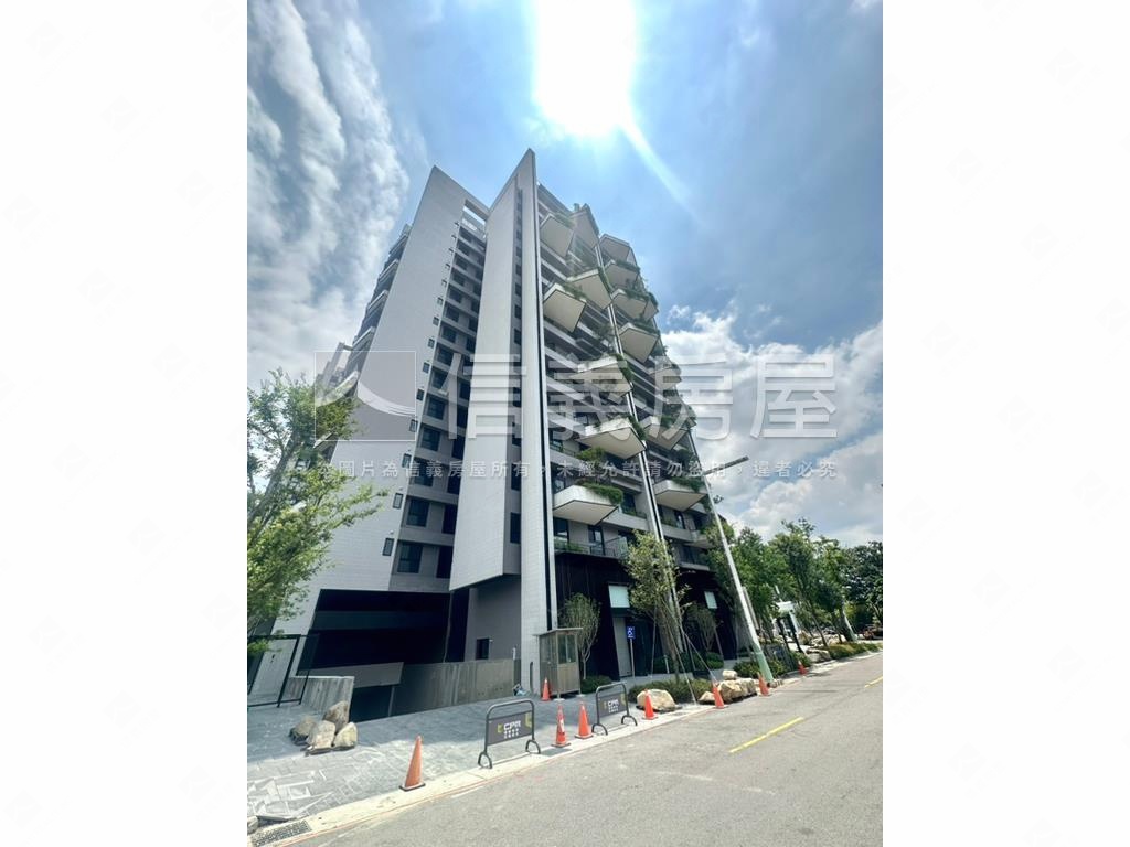 鉅虹映一彎綠朝南即將交屋房屋室內格局與周邊環境