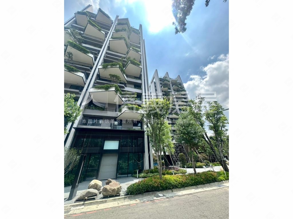 鉅虹映一彎綠朝南即將交屋房屋室內格局與周邊環境