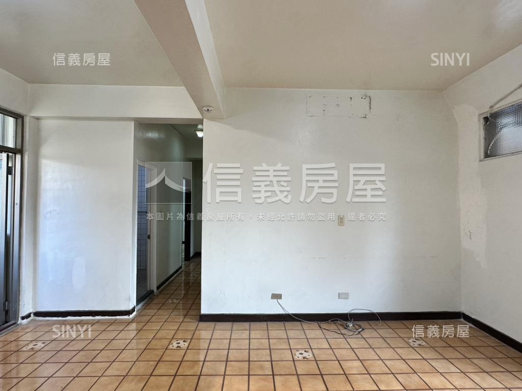 國小旁獨棟３房房屋室內格局與周邊環境