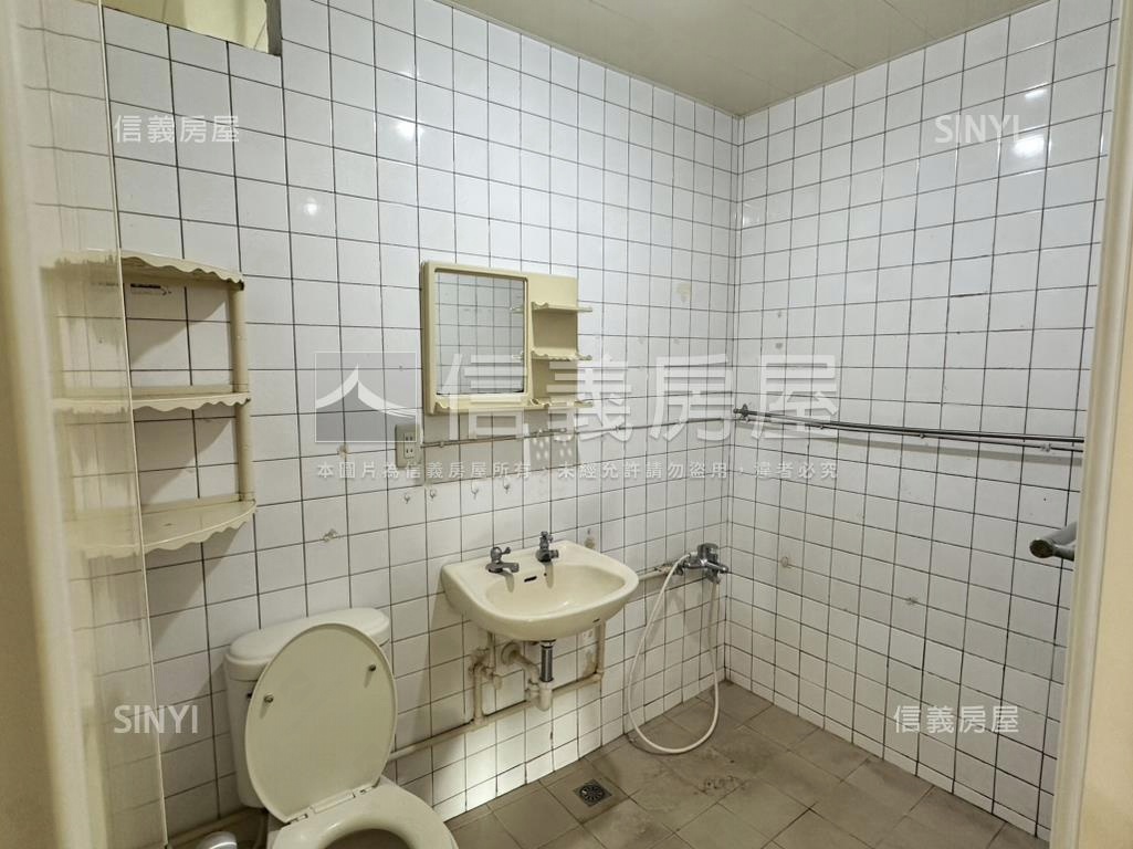 國小旁獨棟３房房屋室內格局與周邊環境