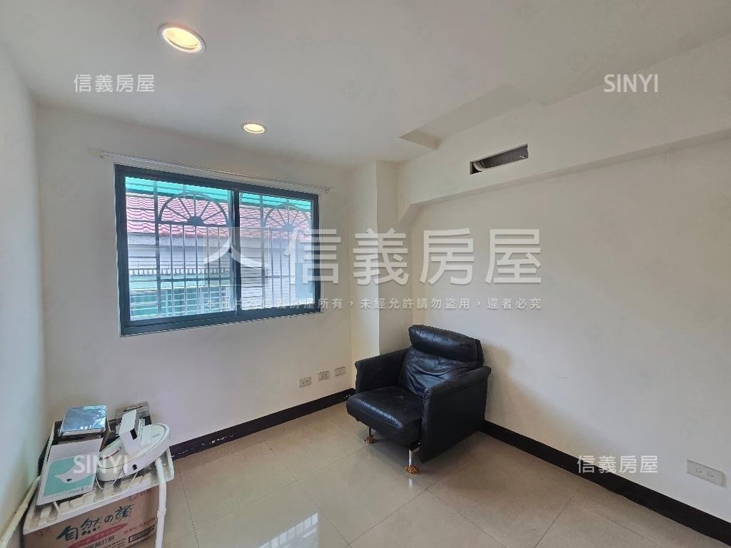 老闆霸氣領袖花園透天房屋室內格局與周邊環境