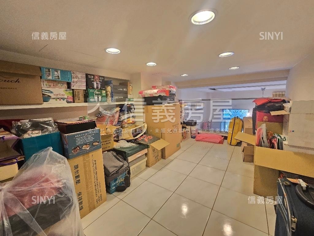 老闆霸氣領袖花園透天房屋室內格局與周邊環境
