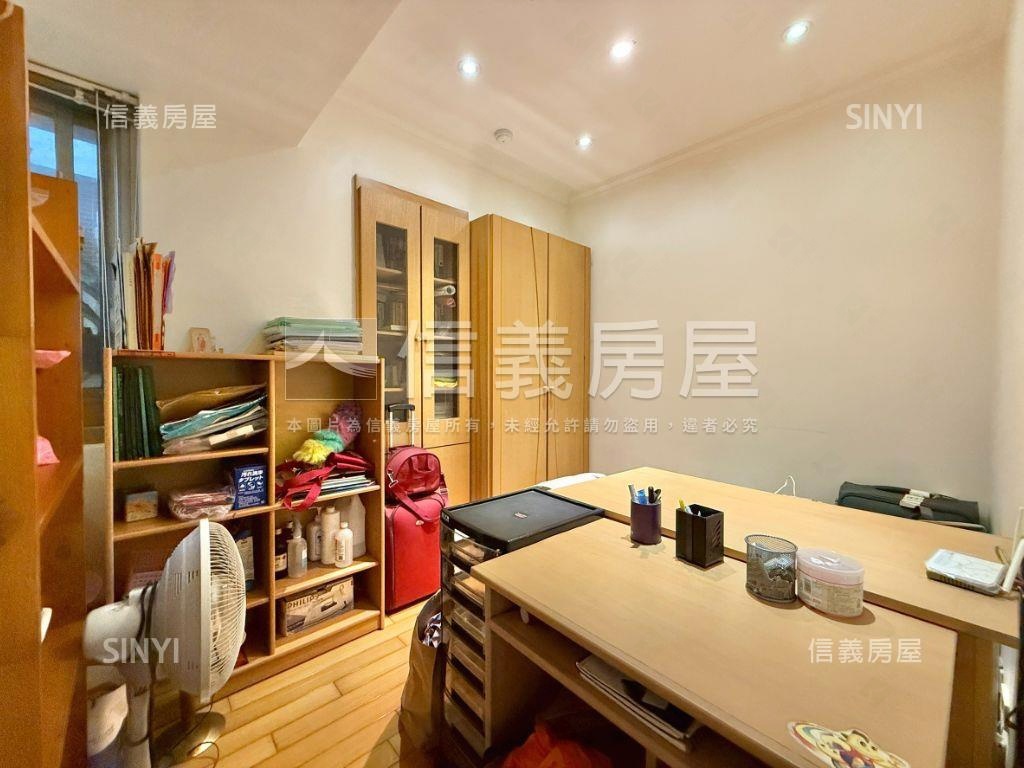 國泰民安精品美屋三房車位房屋室內格局與周邊環境