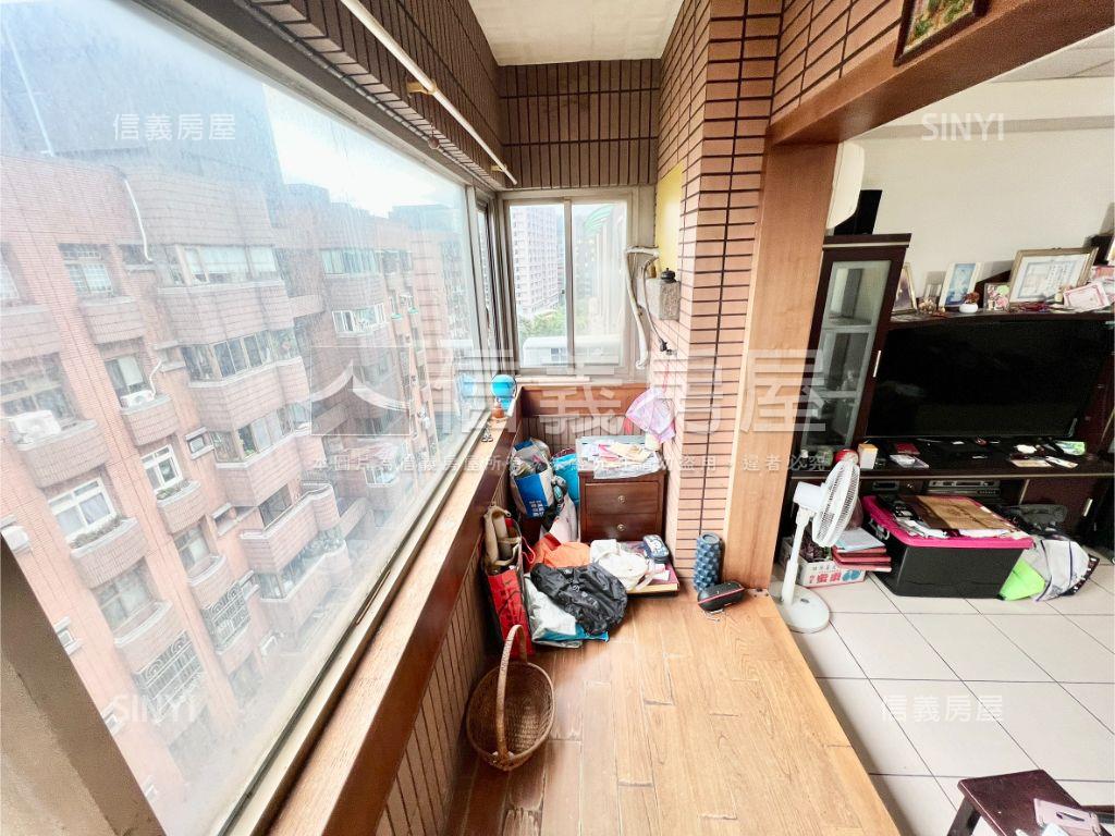 貿商社區高樓三房房屋室內格局與周邊環境