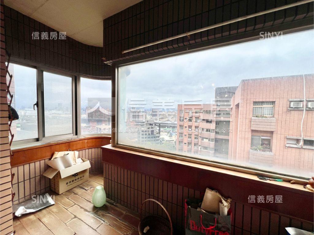 貿商社區高樓三房房屋室內格局與周邊環境