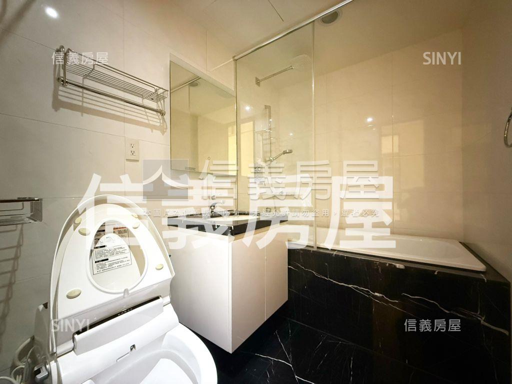 民生西路●新芳春四房車位房屋室內格局與周邊環境