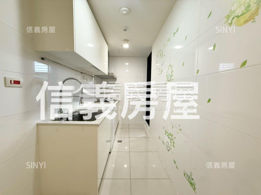 民生西路●新芳春四房車位房屋室內格局與周邊環境