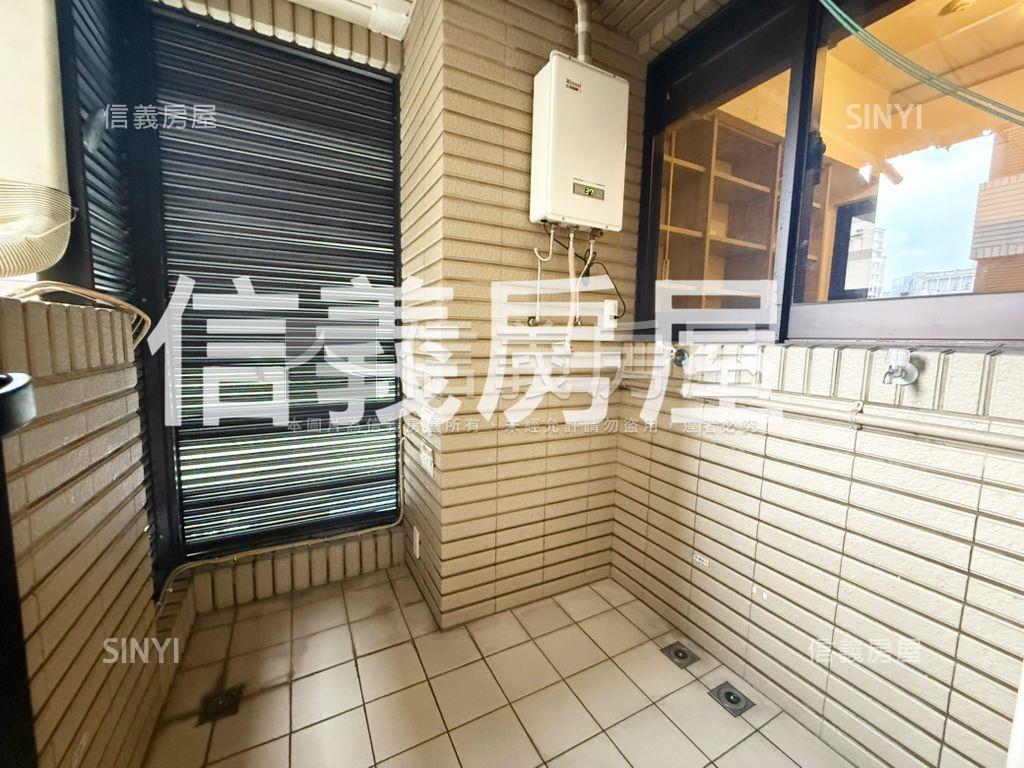 民生西路●新芳春四房車位房屋室內格局與周邊環境