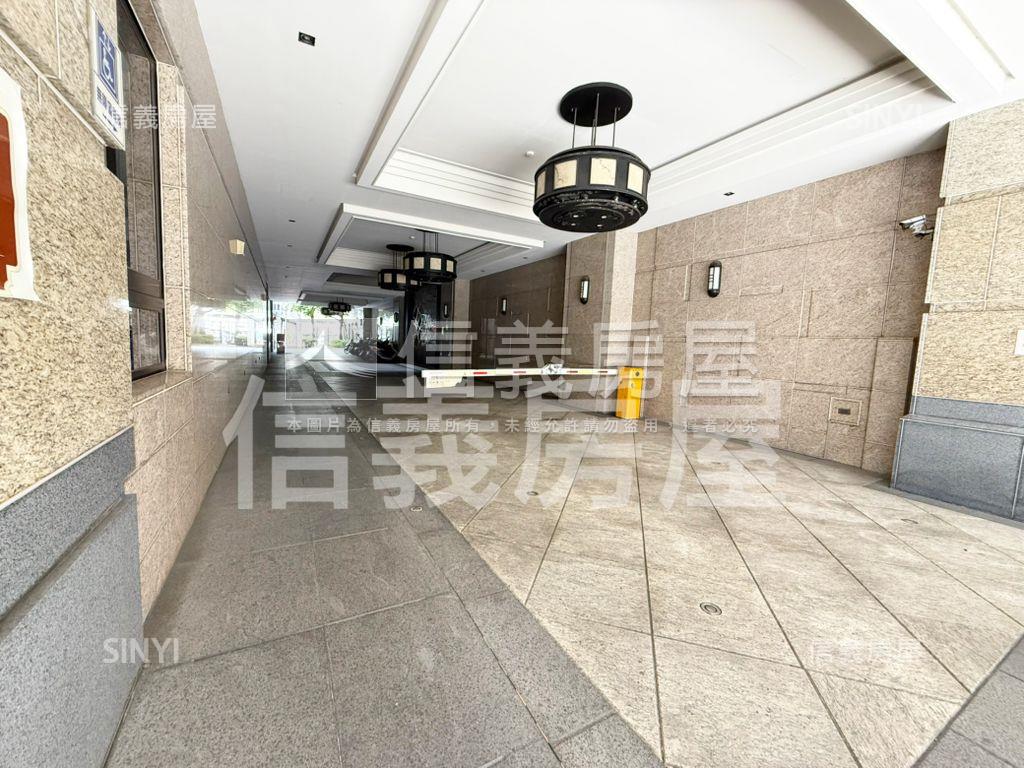 民生西路●新芳春四房車位房屋室內格局與周邊環境