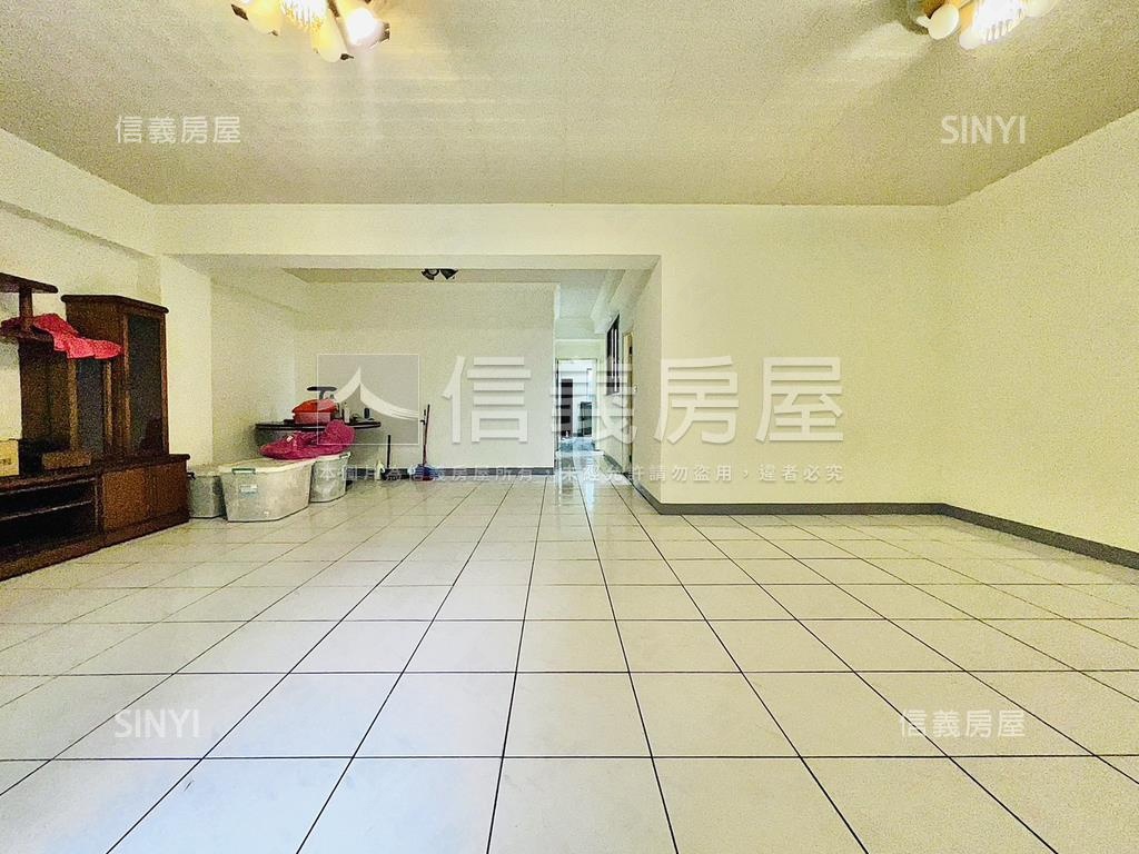 捷運迴龍三面採光三房房屋室內格局與周邊環境