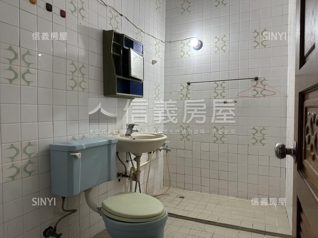 安平路正路面黃金店面房屋室內格局與周邊環境