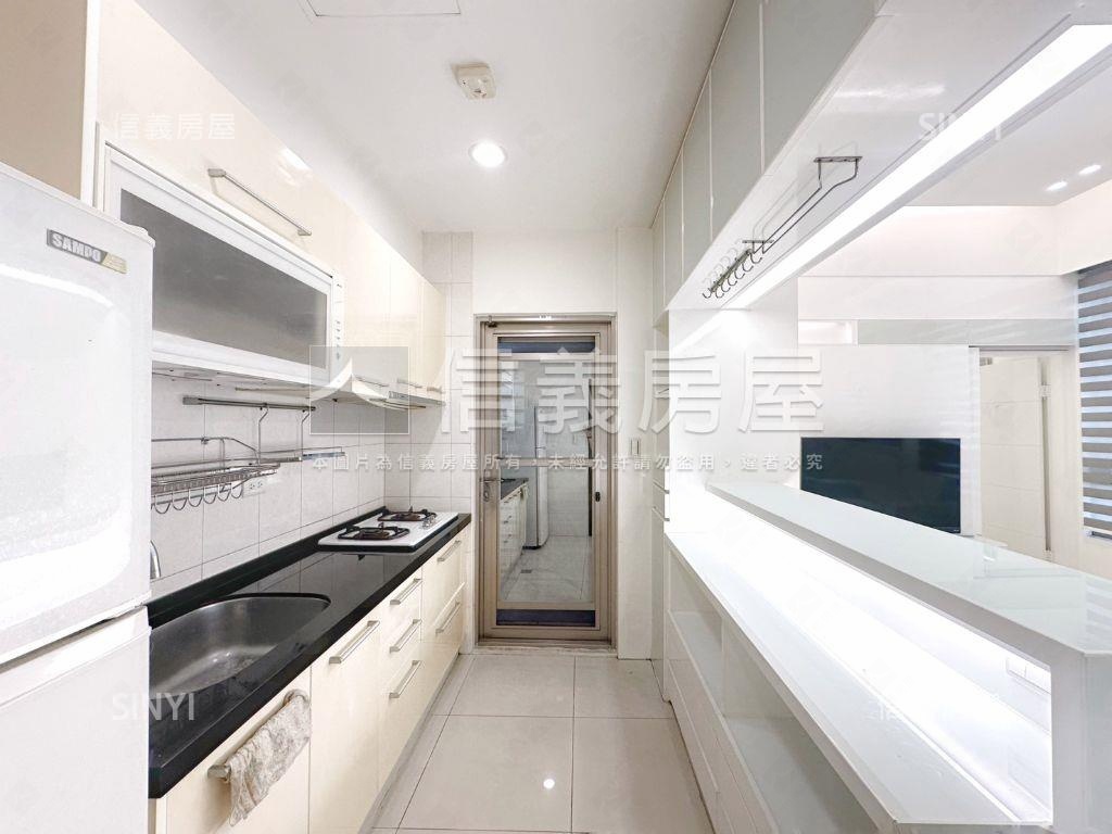 景新街新屋齡明亮華廈兩房房屋室內格局與周邊環境