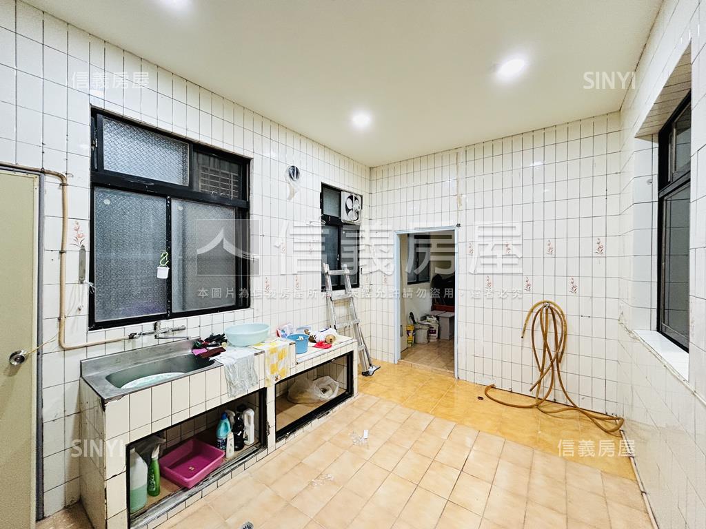 三民高中面寬壹樓房屋室內格局與周邊環境