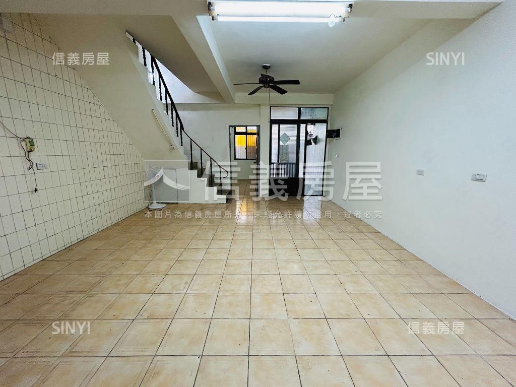 太平活路庭院孝親房透天房屋室內格局與周邊環境