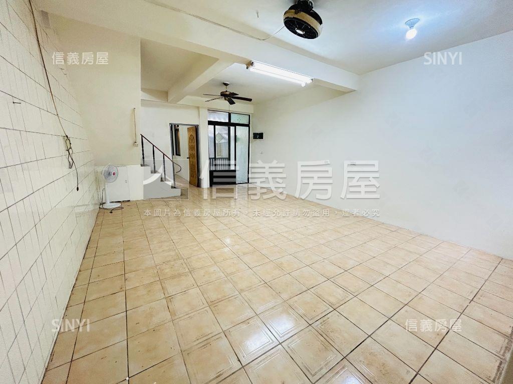 太平活路庭院孝親房透天房屋室內格局與周邊環境