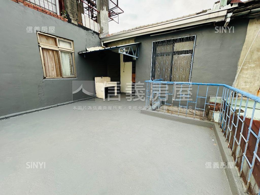 太平活路庭院孝親房透天房屋室內格局與周邊環境
