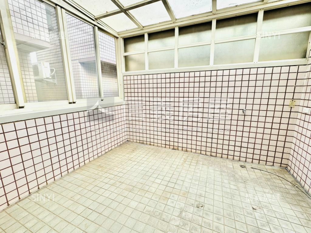 藝術街商圈大四房美寓平車房屋室內格局與周邊環境