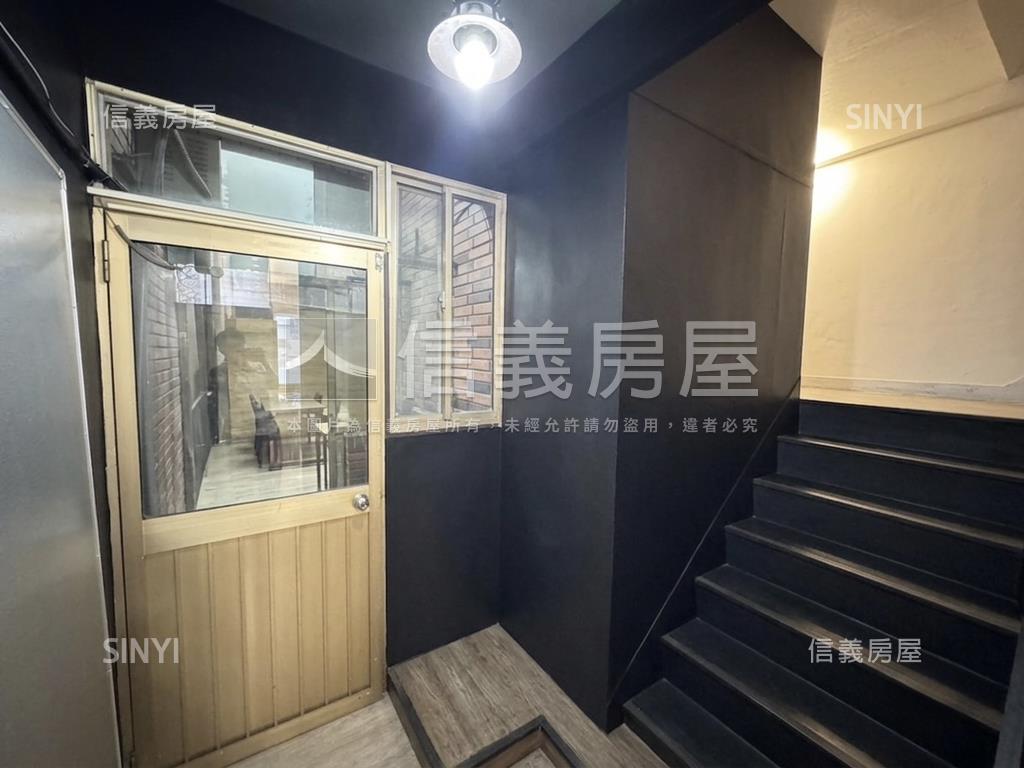 新田京城質感店面附平車位房屋室內格局與周邊環境