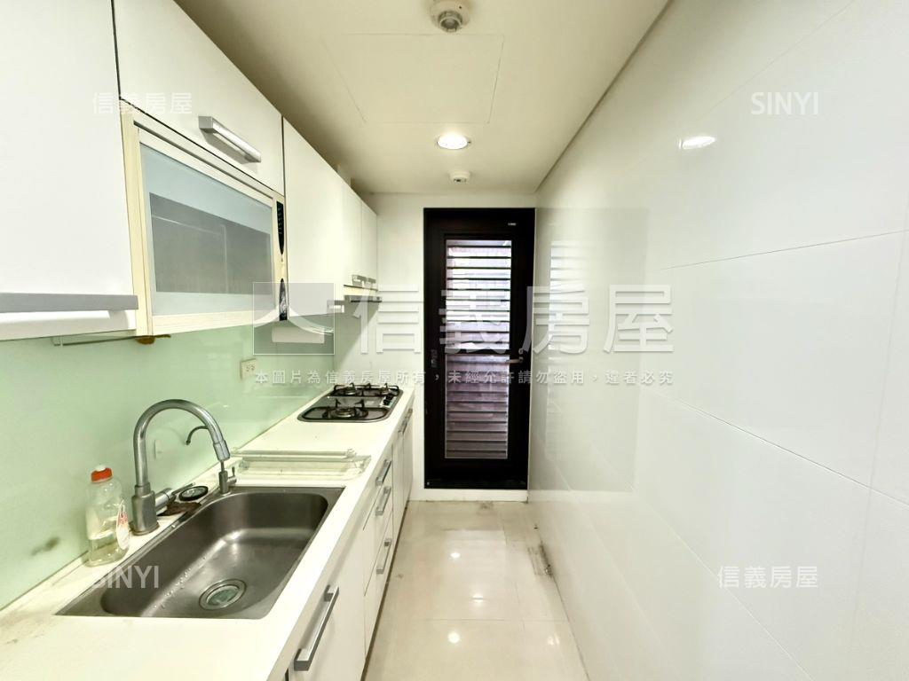指標大樓【力麒】三面採光房屋室內格局與周邊環境
