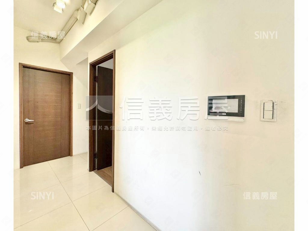 河畔美景四房平車房屋室內格局與周邊環境