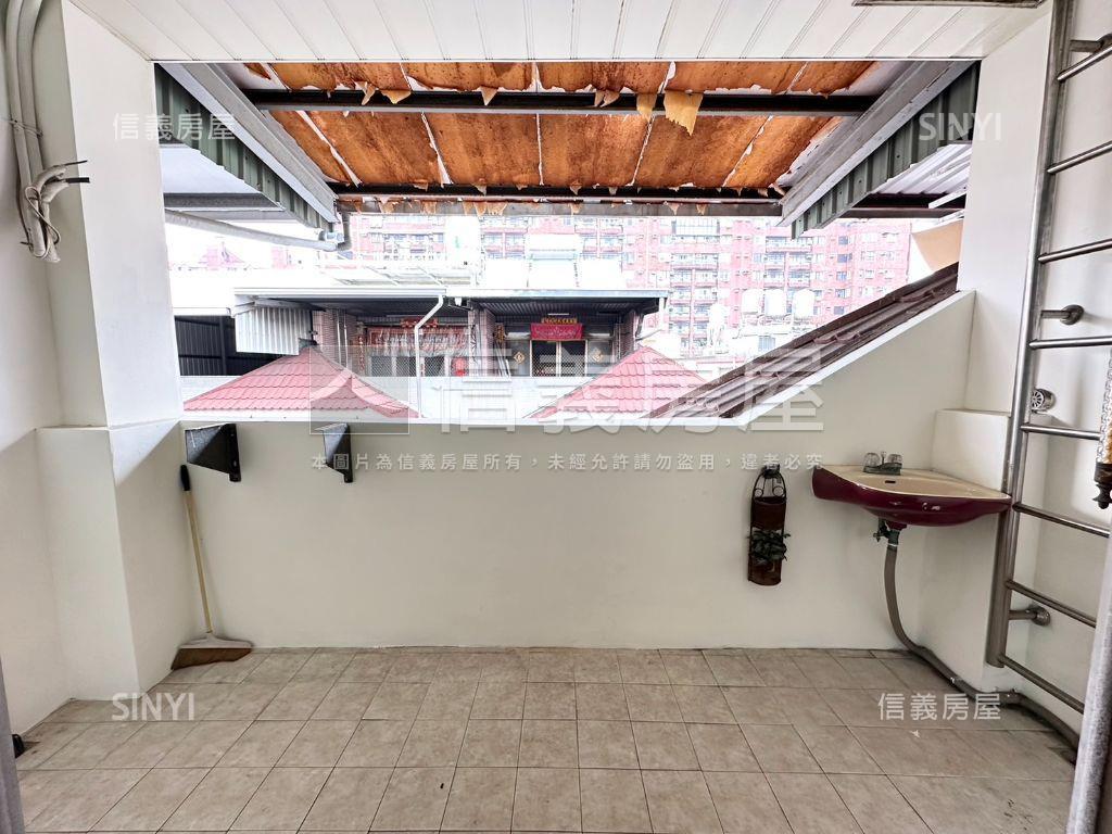 近獅甲捷運車墅透天房屋室內格局與周邊環境