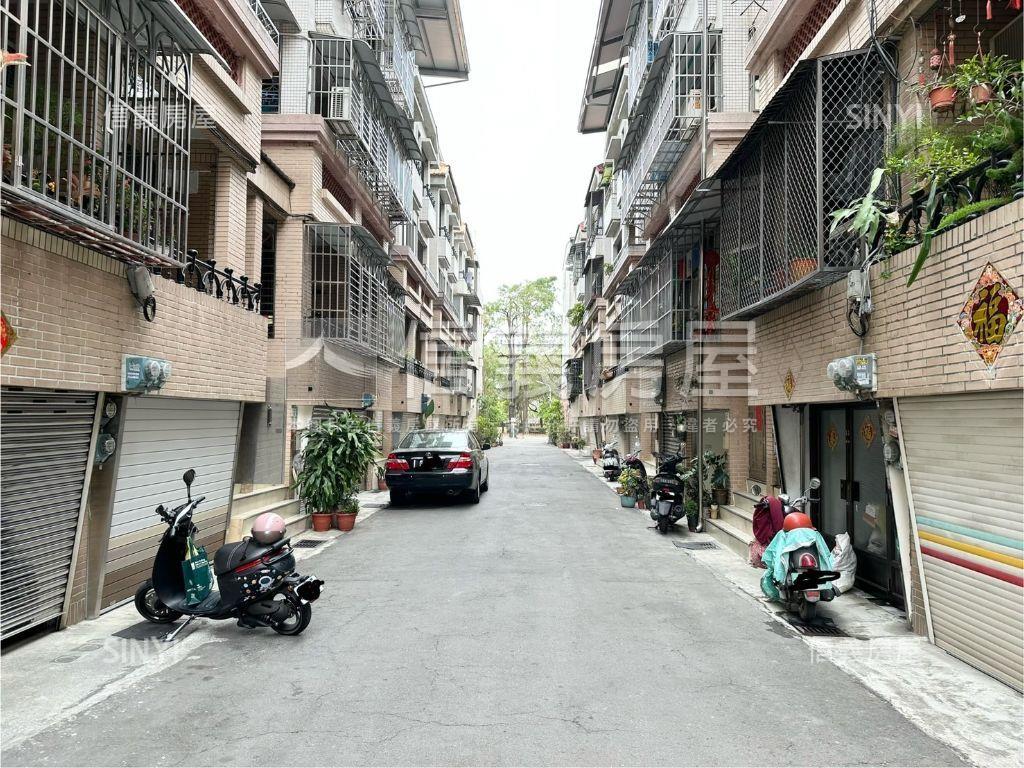 近獅甲捷運車墅透天房屋室內格局與周邊環境