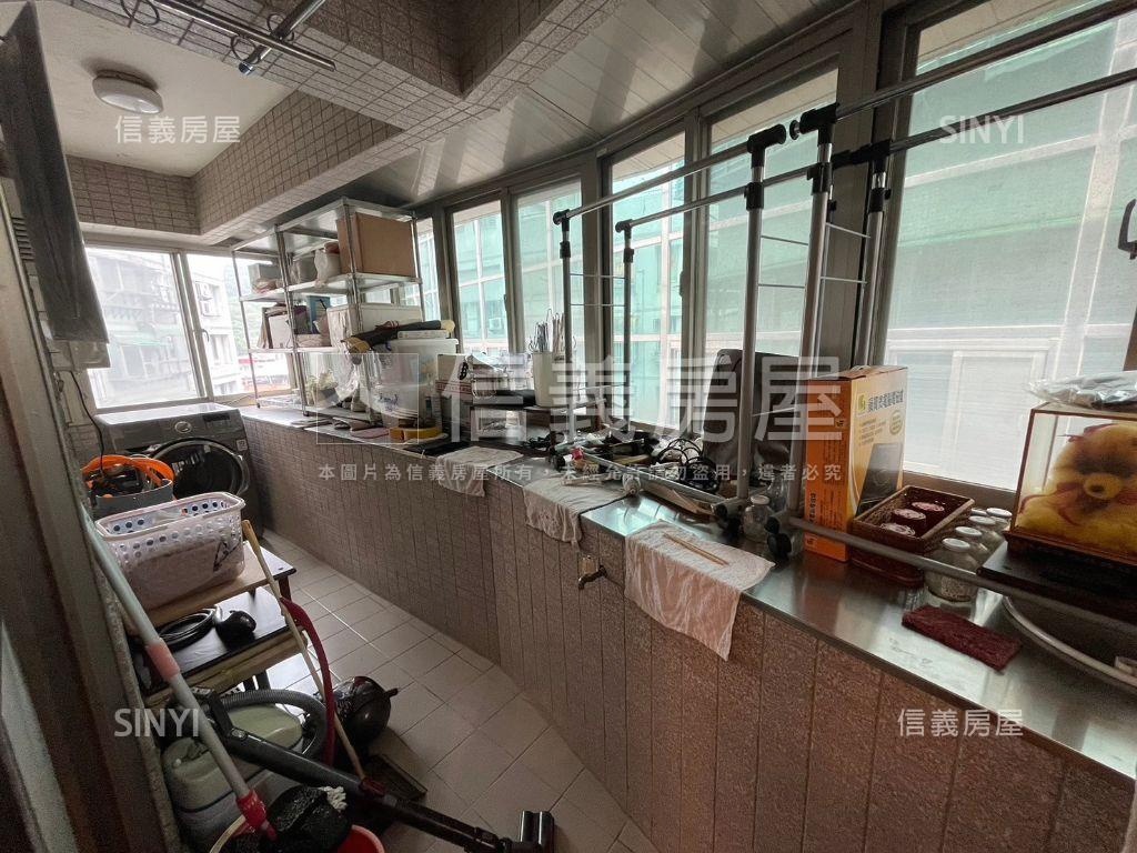 碧潭河景高樓層房屋室內格局與周邊環境