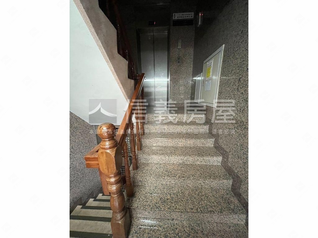 碧潭河景高樓層房屋室內格局與周邊環境