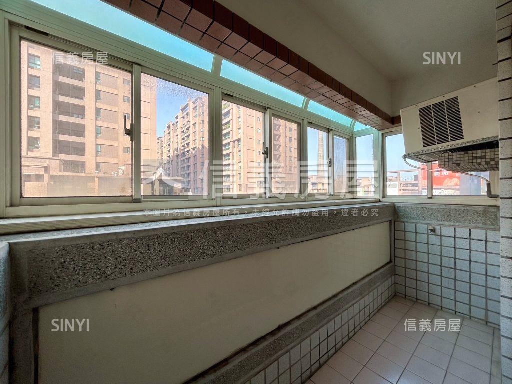 公學新城乙區採光三房房屋室內格局與周邊環境