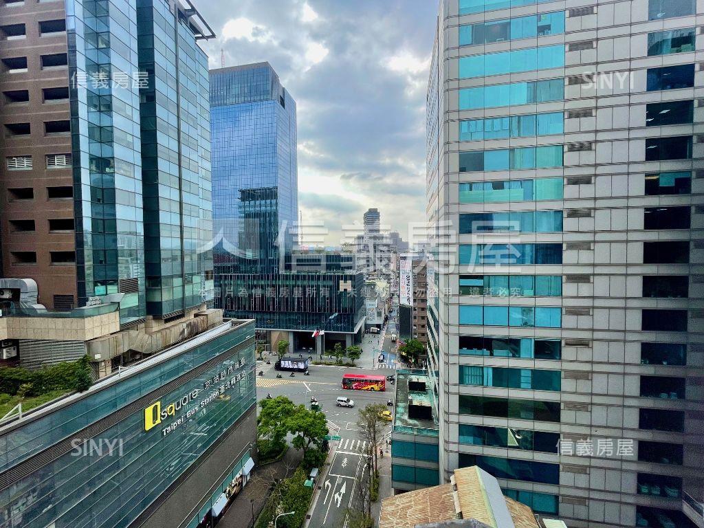 專任～君品高樓邊間露台戶房屋室內格局與周邊環境