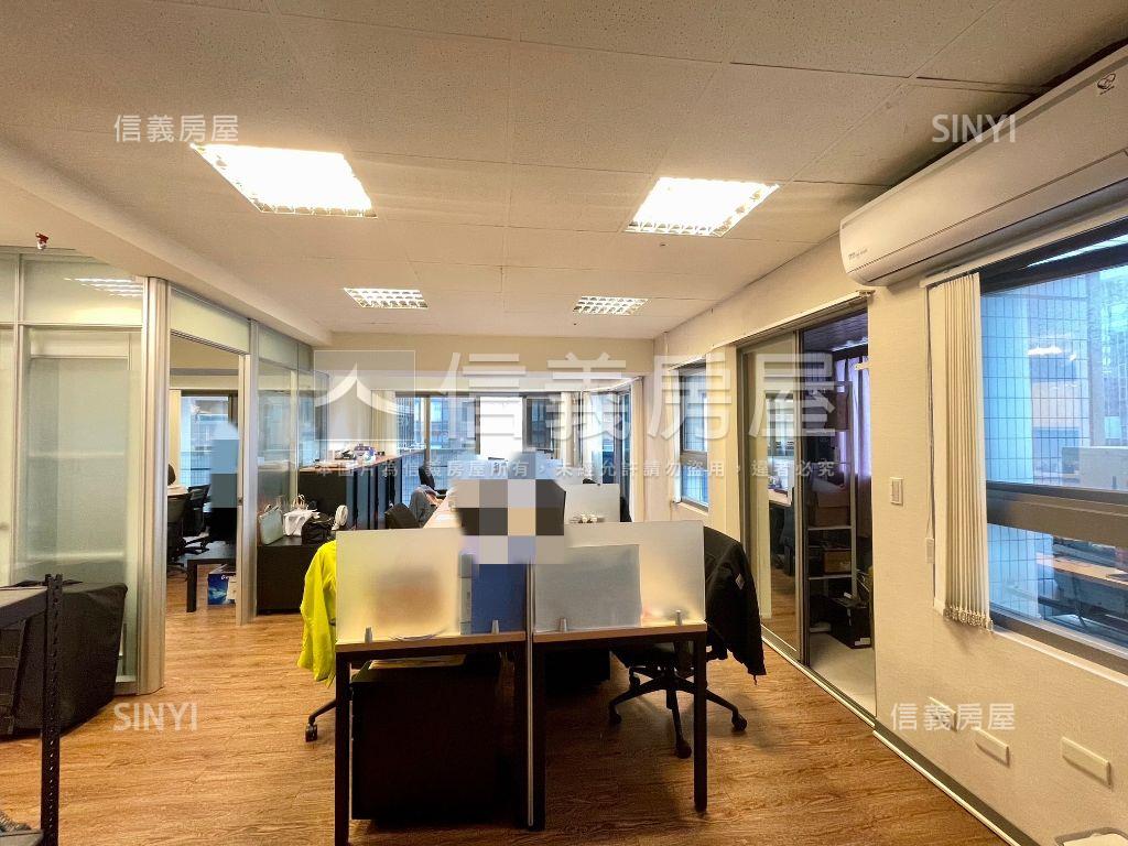 專任～君品高樓邊間露台戶房屋室內格局與周邊環境