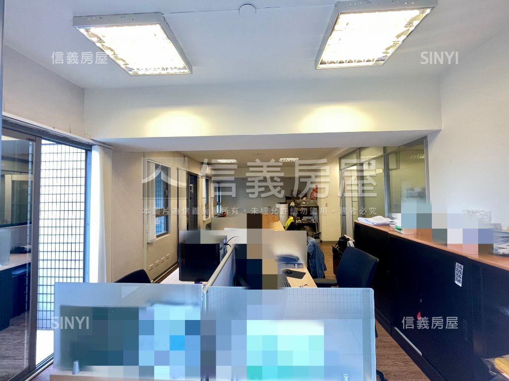 專任～君品高樓邊間露台戶房屋室內格局與周邊環境