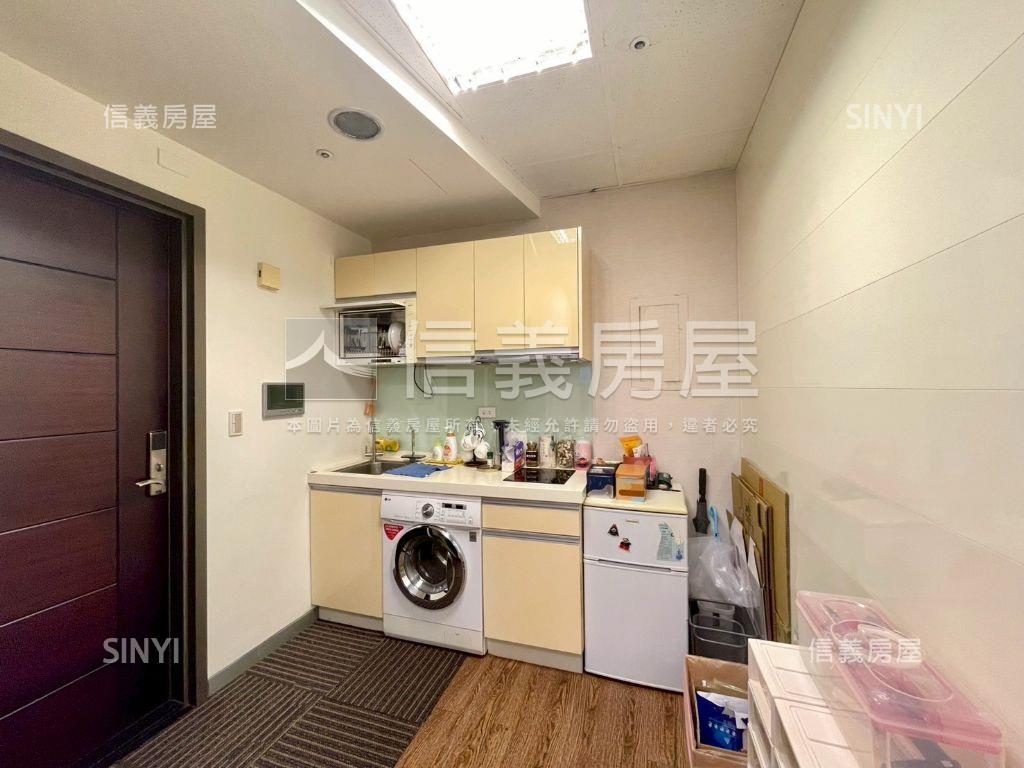 專任～君品高樓邊間露台戶房屋室內格局與周邊環境