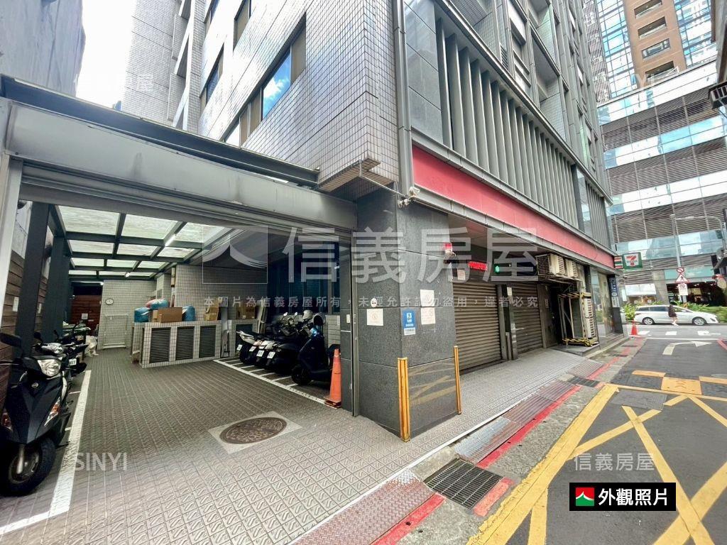 專任～君品高樓邊間露台戶房屋室內格局與周邊環境